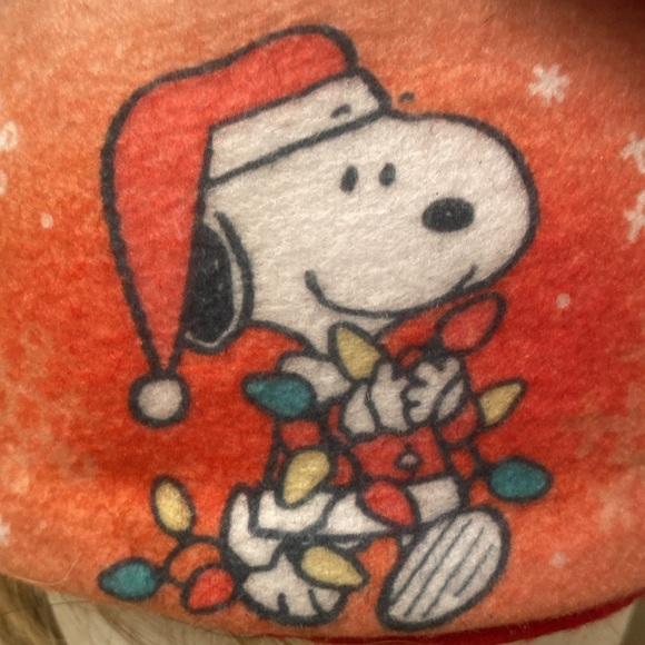 Peanuts red holiday hat - Picture 3 of 5